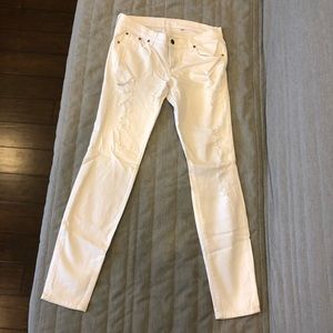 👖Bebe White Jeans 💟